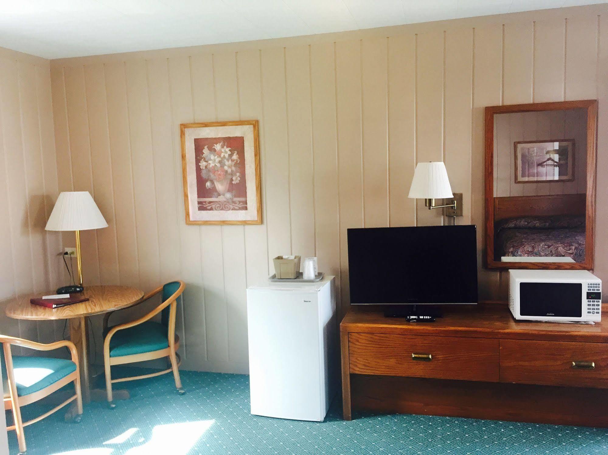 Rainbow Motel Mackinaw City Eksteriør billede