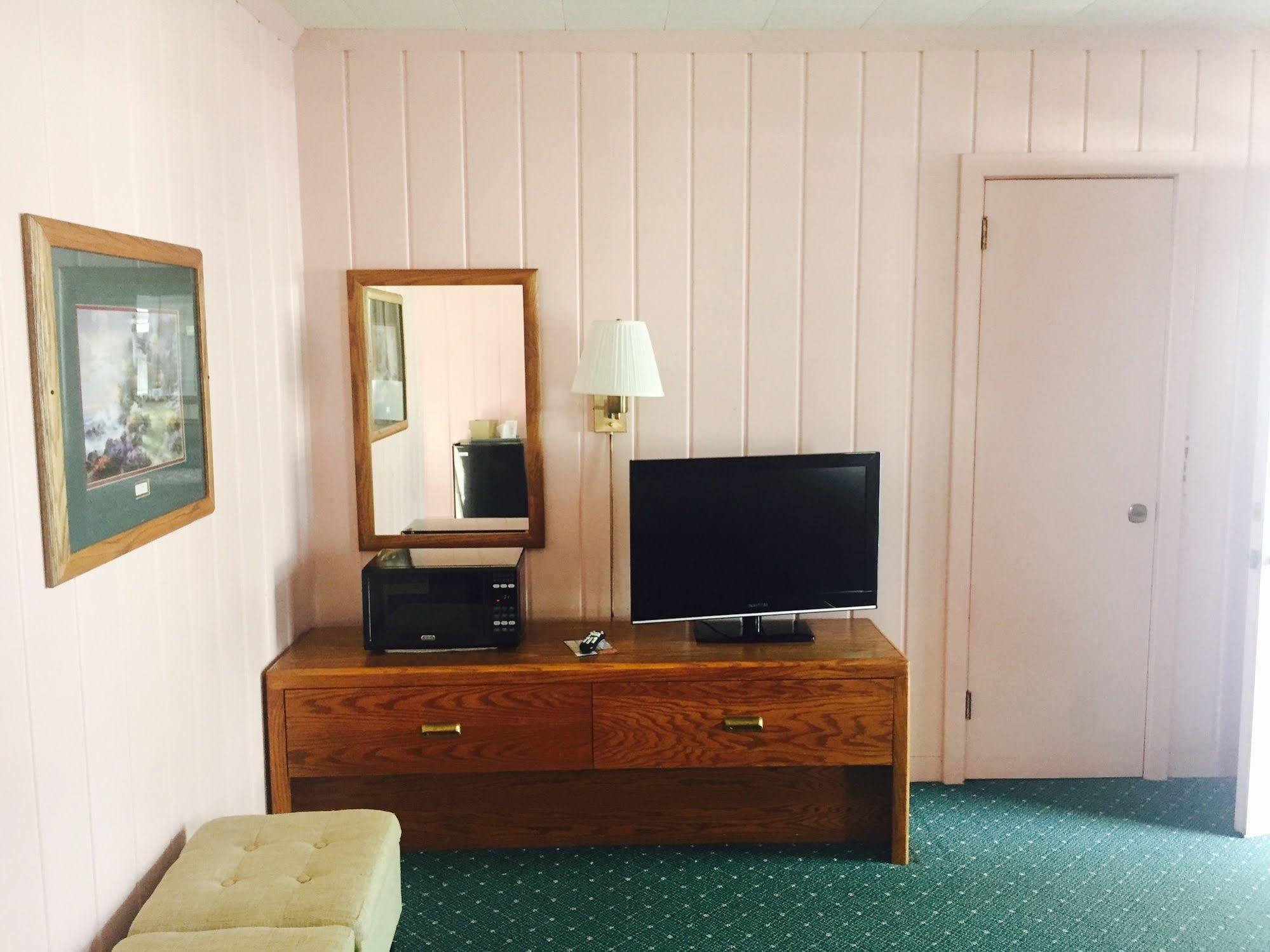 Rainbow Motel Mackinaw City Eksteriør billede