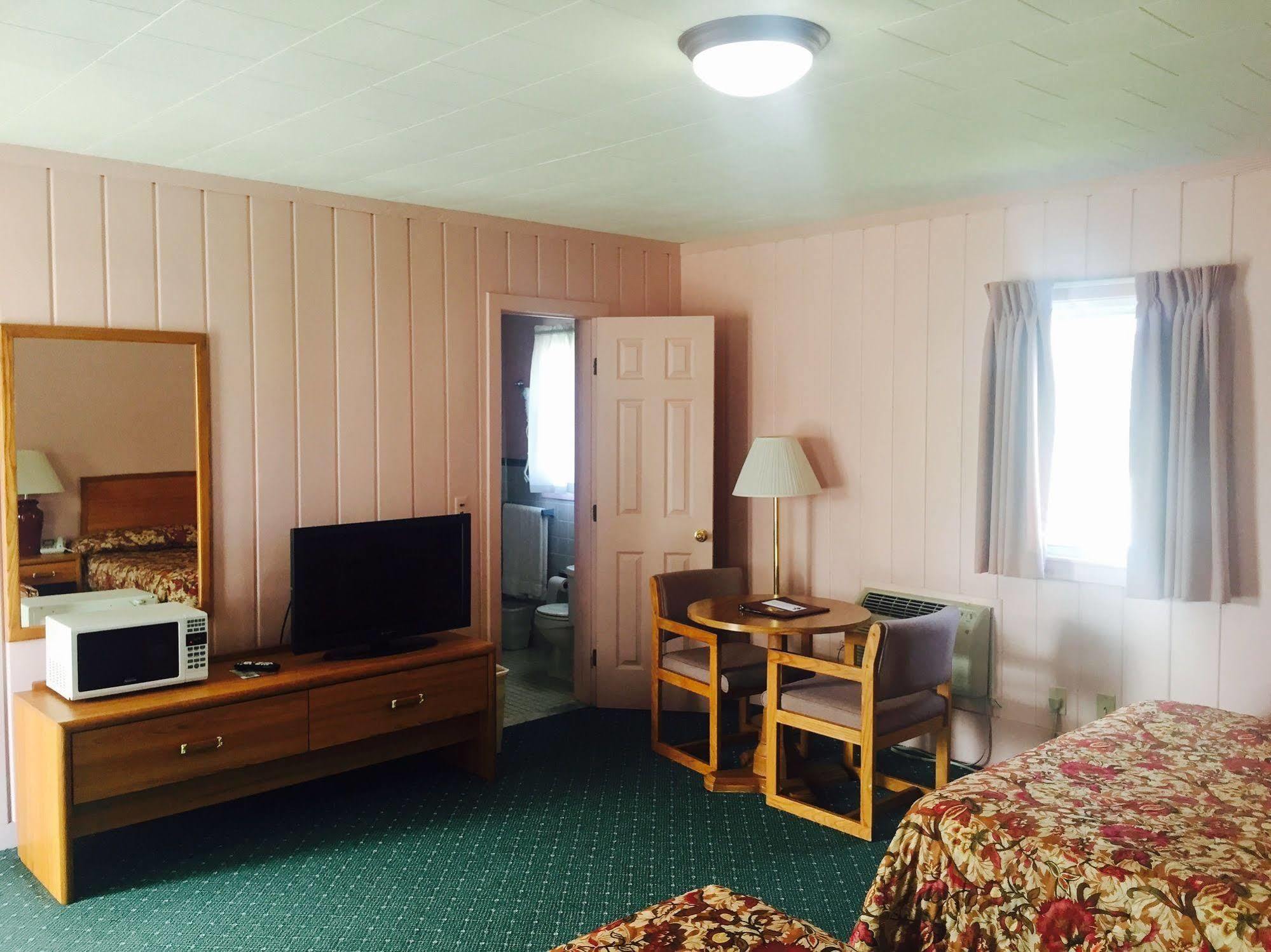 Rainbow Motel Mackinaw City Eksteriør billede